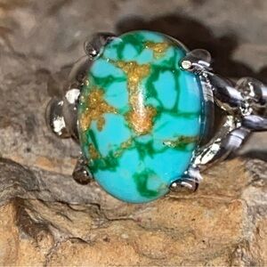 5/$10❤️❤️❤️New Lucite Aqua Green & Gold Swirl Tibetan Silver Ring